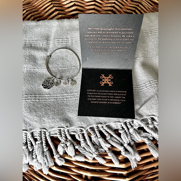 NWT authentic ALEX & ANI / Path Of Life lll / Rafaelian Silver / Bracelet / OS - Picture 2 of 7